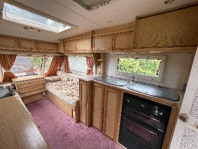 Obytný přívěs Elddis Odyssey bržděny 1400 kg