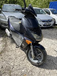 Skútr Aprilia Leonardo 150