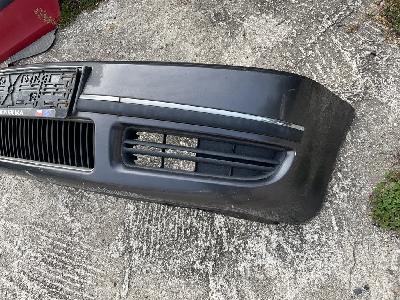 Přední nárazník na Škoda Superb I