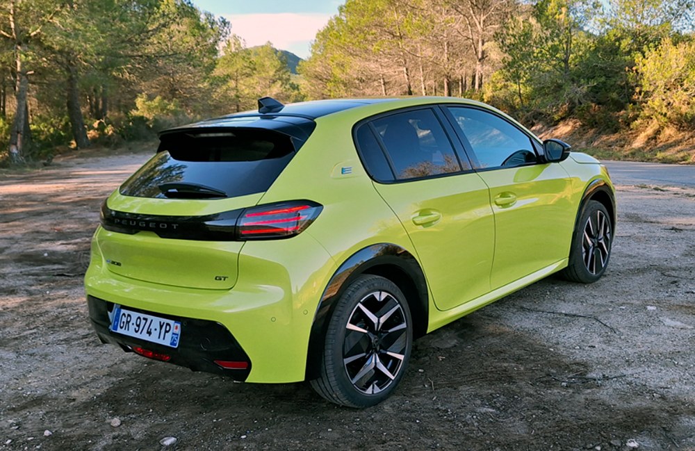 Peugeot e-208 &ndash; Modernizace skokem