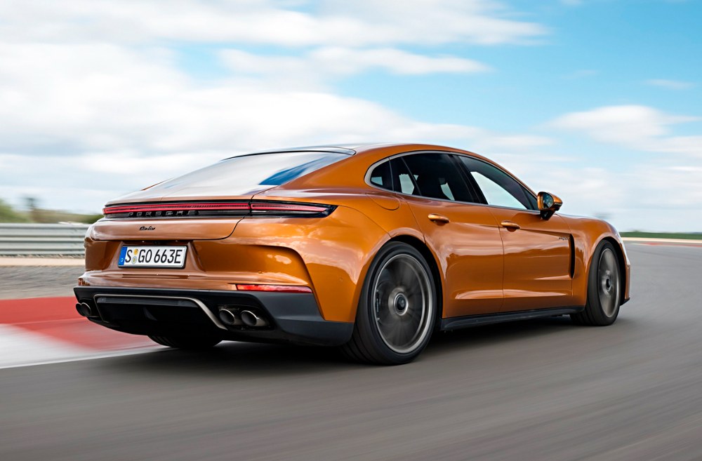 Porsche Panamera &ndash; Prolnut&iacute; světů